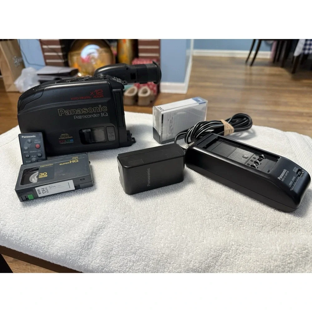 Panasonic PV-IQ604 Camcorder - Black , Please Read Description